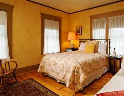 фото отеля One Centre Street Inn