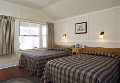 фото отеля Mammoth Hot Springs Hotel & Cabins