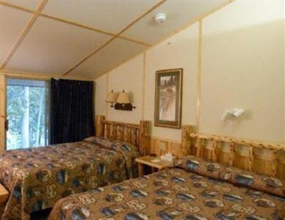 фото отеля Mammoth Hot Springs Hotel & Cabins