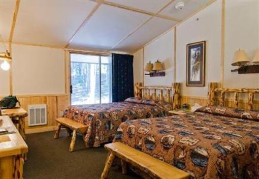 фото отеля Mammoth Hot Springs Hotel & Cabins