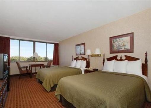 фото отеля Quality Inn Coliseum