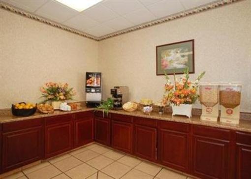 фото отеля Quality Inn Coliseum