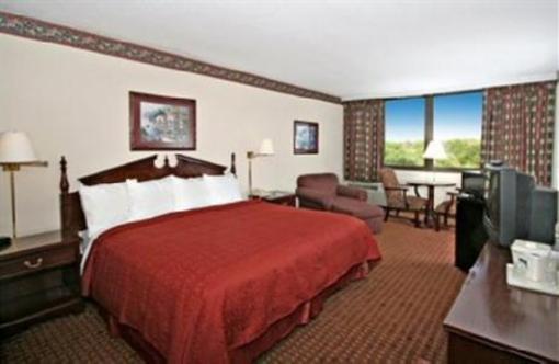 фото отеля Quality Inn Coliseum