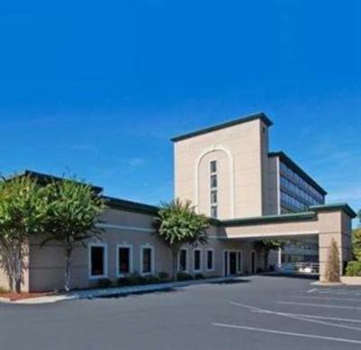фото отеля Quality Inn Coliseum