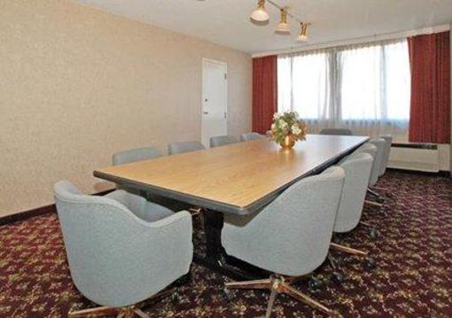 фото отеля Quality Inn Coliseum