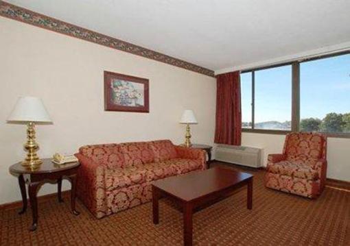 фото отеля Quality Inn Coliseum