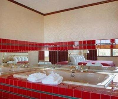 фото отеля Quality Inn Coliseum