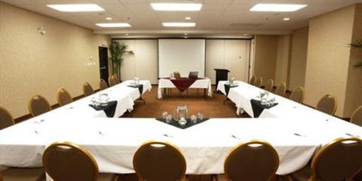 фото отеля Pomeroy Inn & Suites Chetwynd