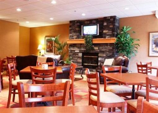 фото отеля Pomeroy Inn & Suites Chetwynd