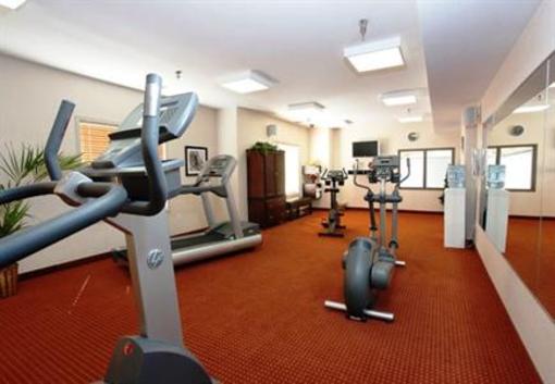 фото отеля Pomeroy Inn & Suites Chetwynd