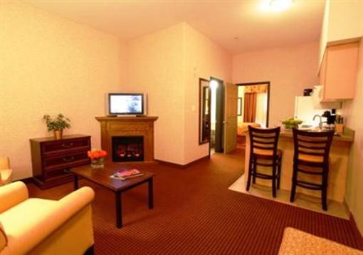 фото отеля Pomeroy Inn & Suites Chetwynd