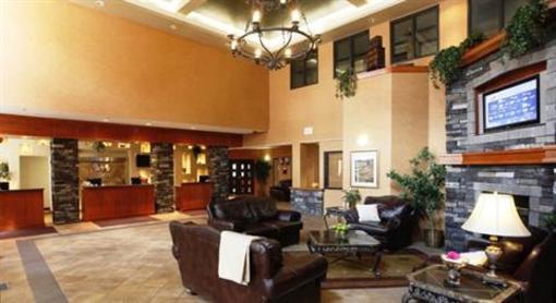 фото отеля Pomeroy Inn & Suites Chetwynd