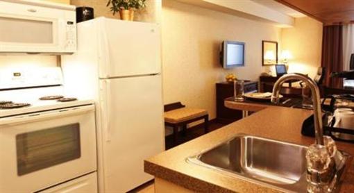 фото отеля Pomeroy Inn & Suites Chetwynd