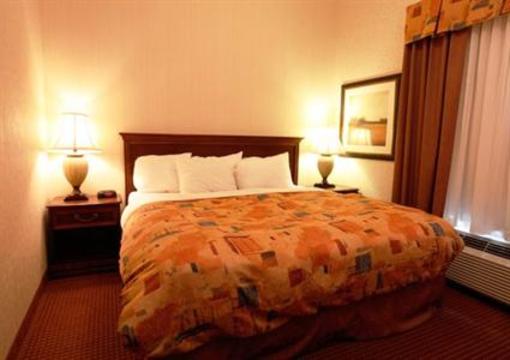 фото отеля Pomeroy Inn & Suites Chetwynd