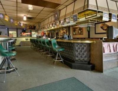фото отеля Days Inn Meadville Conference Center