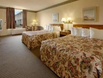 фото отеля Days Inn Meadville Conference Center