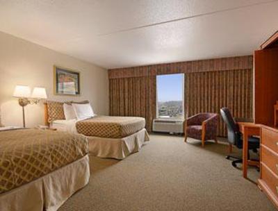 фото отеля Ramada Plaza Grand Rapids