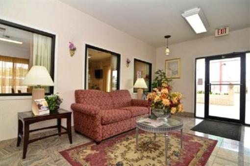 фото отеля Best Western Regency Inn & Suites Gonzales (Texas)
