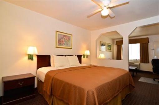 фото отеля Best Western Regency Inn & Suites Gonzales (Texas)