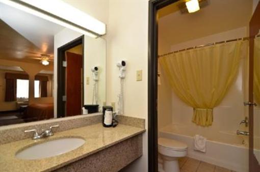 фото отеля Best Western Regency Inn & Suites Gonzales (Texas)