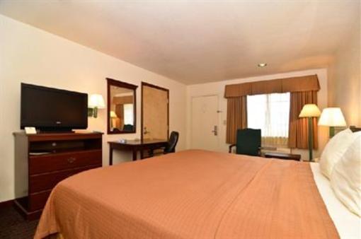 фото отеля Best Western Regency Inn & Suites Gonzales (Texas)