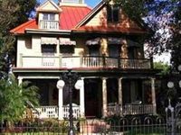 Larelle House Bed & Breakfast