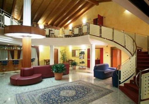 фото отеля Hotel De La Ville Pavia