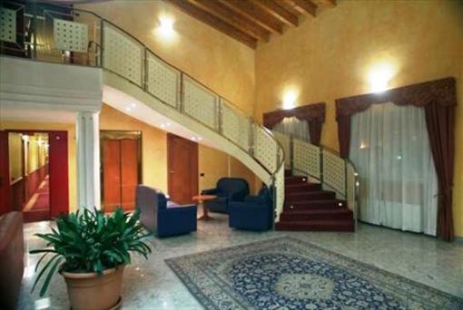 фото отеля Hotel De La Ville Pavia