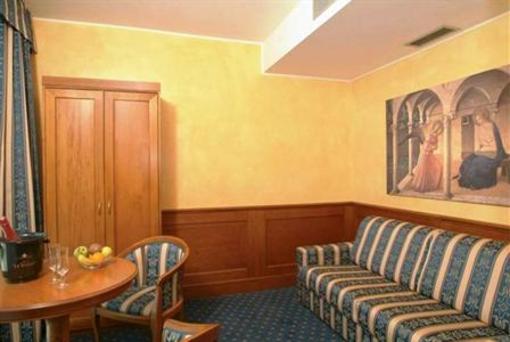 фото отеля Hotel De La Ville Pavia