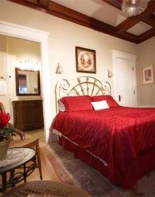 фото отеля Villa Columbia Bed and Breakfast