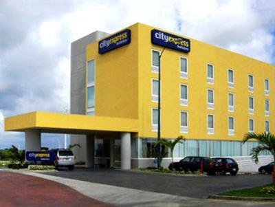 фото отеля City Express Cancun
