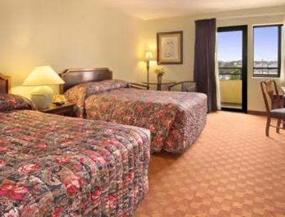 фото отеля Ramada Limited Disneyland Area