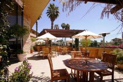 фото отеля Four Points by Sheraton Ventura Harbor