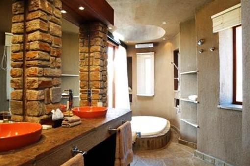 фото отеля Gocheganas Lodge Windhoek
