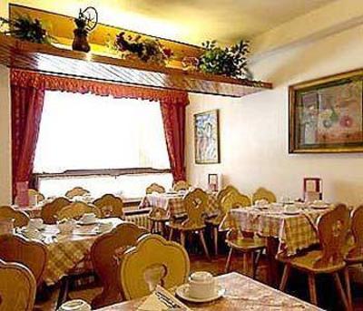 фото отеля Olimpia Hotel Cortina D'ampezzo