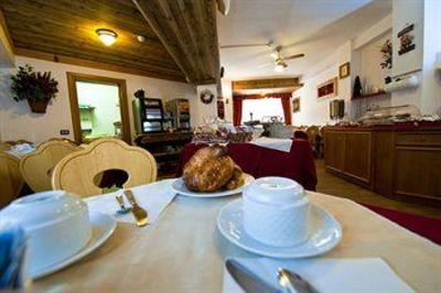 фото отеля Olimpia Hotel Cortina D'ampezzo