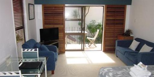 фото отеля Onetangi Beach Apartments