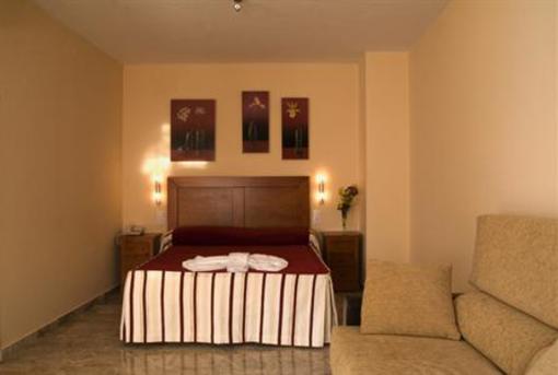 фото отеля Hostal La Fuente