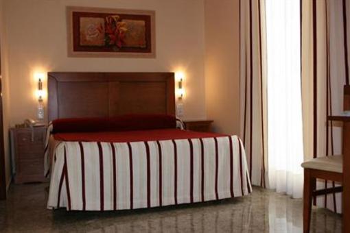 фото отеля Hostal La Fuente