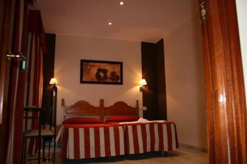 фото отеля Hostal La Fuente