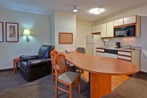 фото отеля Candlewood Suites Indianapolis