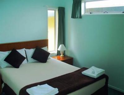 фото отеля Bucklands Beach Waterfront Motel