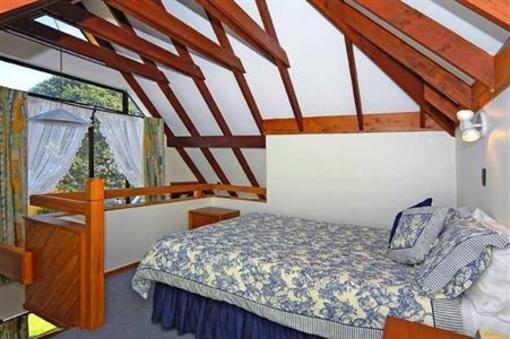 фото отеля Bucklands Beach Waterfront Motel