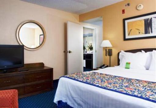 фото отеля Courtyard by Marriott Chesapeake Greenbrier