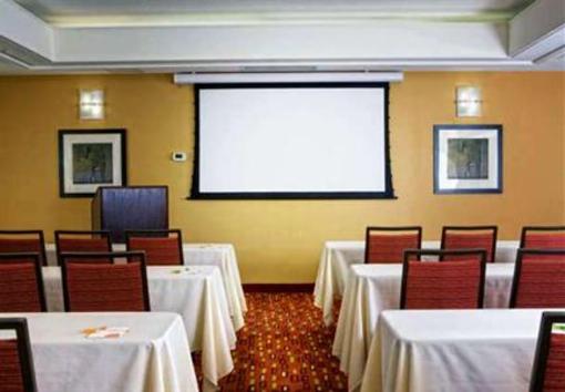 фото отеля Courtyard by Marriott Chesapeake Greenbrier