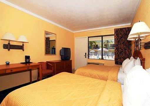 фото отеля Comfort Inn & Suites Oceanside Port Canaveral Area