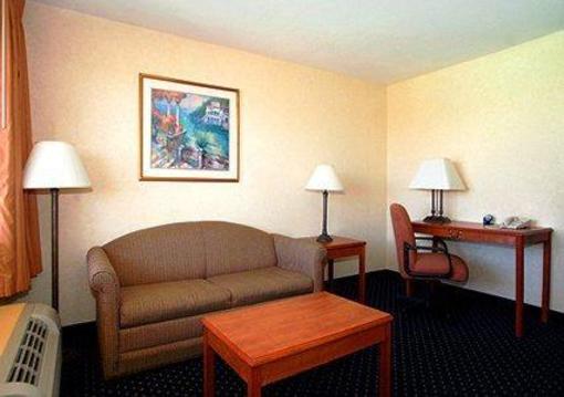 фото отеля Comfort Inn & Suites Oceanside Port Canaveral Area