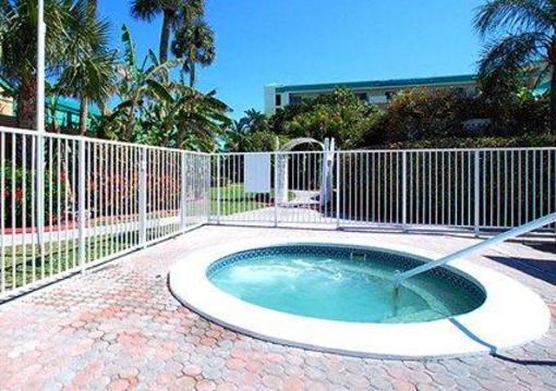 фото отеля Comfort Inn & Suites Oceanside Port Canaveral Area