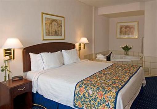 фото отеля Courtyard by Marriott Cincinnati Covington
