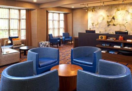 фото отеля Courtyard by Marriott Cincinnati Covington
